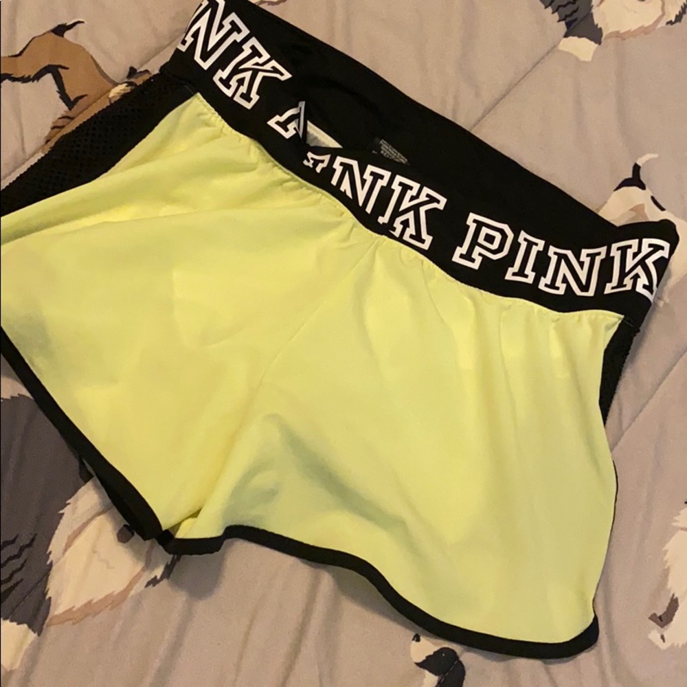 Vs pink ultimate shorts large yellow